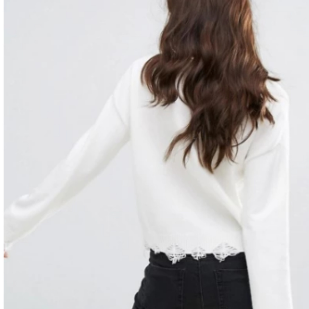 Wild Honey Ivory Distressed V Neck Sweater - NWT - Picture 4 of 5